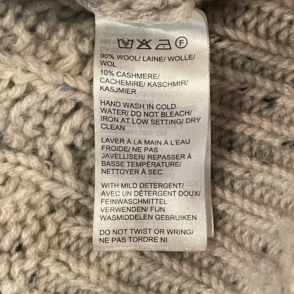 Saks Fifth Avenue Wool and Cashmere Cable Knit Cardigan *Excellent Cond* Sz L - Picture 4 of 5